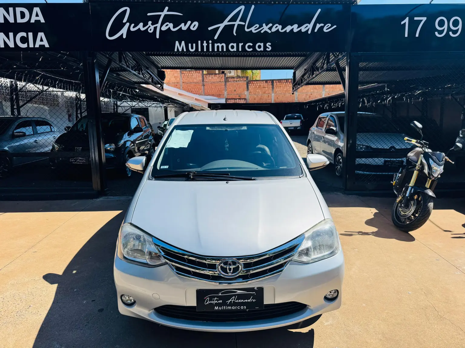 Toyota Etios Sedan 1.5 Platinum