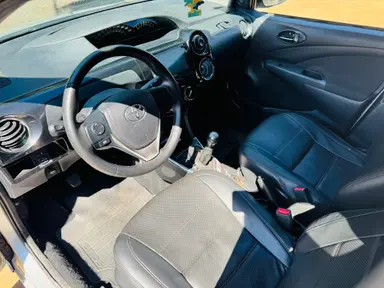 Toyota Etios Sedan 1.5 Platinum miniatura 7